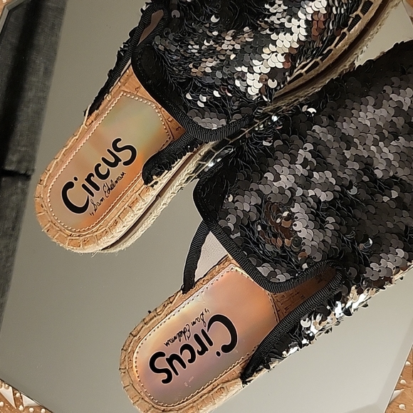 Circus by Sam Edelman| Reversable Slip on Espadrille Size 7 - Picture 3 of 7